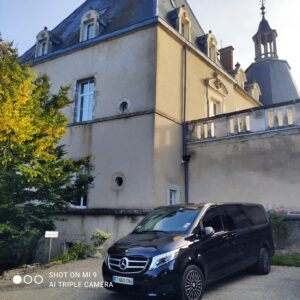 Limo Premium Services Car in chateau of France during a day trip